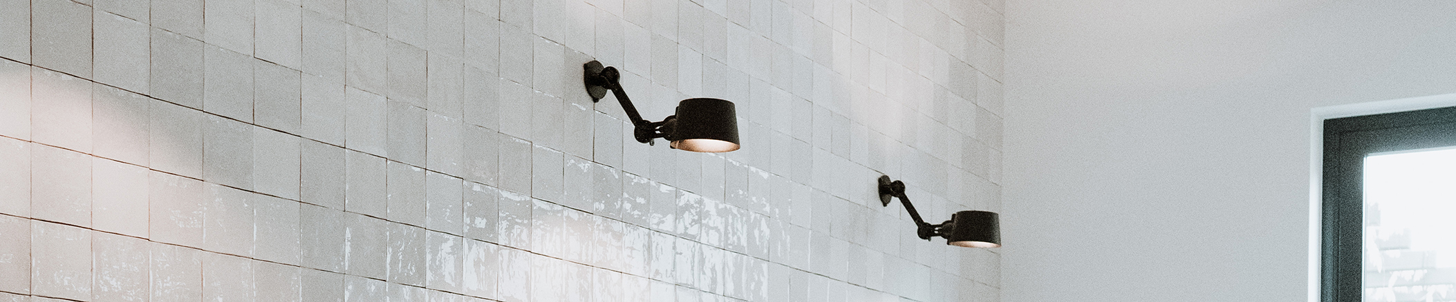 Tonone Bolt Wall lamp