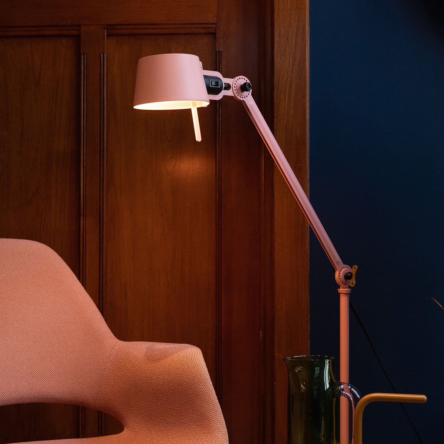 Tonone Bolt Stehleuchten im Wohnzimmer Tonone Bolt Stehleuchten im Wohnzimmer