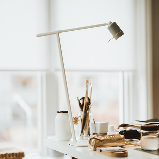 TONONE ONE + Desk | Design bureaulamp 
